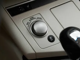 Lexus  22