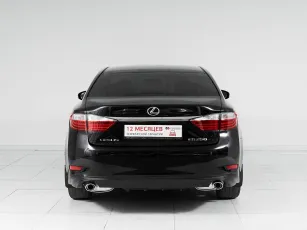 Lexus  5