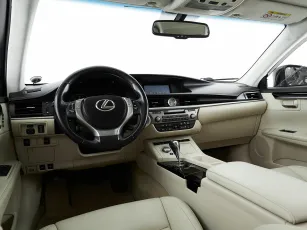 Lexus  8