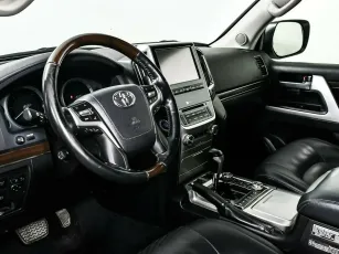 Toyota  8