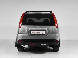 Nissan  5
