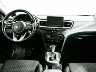 Kia  10