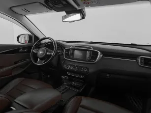 Kia  9