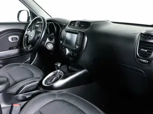 Kia  9