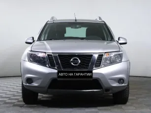 Nissan  2