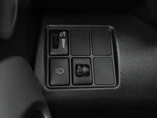 Toyota  12