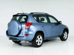 Toyota  4