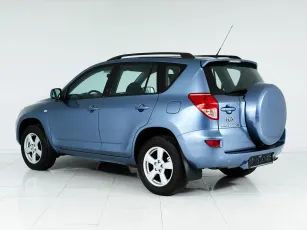 Toyota  6