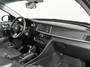 Kia  9