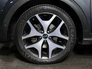 Kia  9