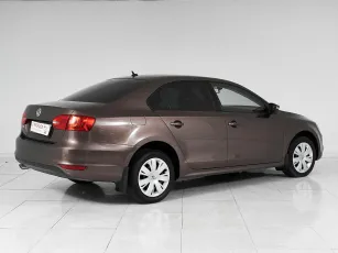Volkswagen  6