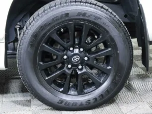 Toyota  8