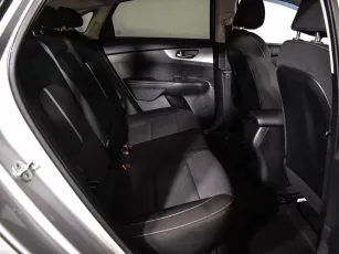 Kia  8