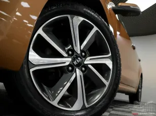 Kia  7