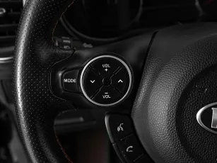 Kia  11