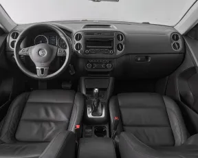 Volkswagen  8