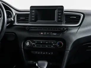 Kia  8
