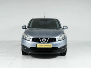 Nissan  2