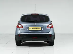 Nissan  5
