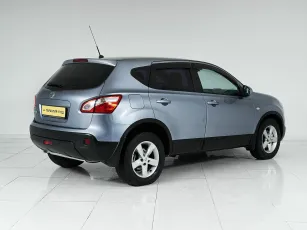 Nissan  6