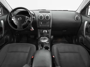 Nissan  8
