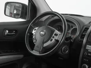 Nissan  10