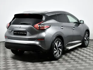 Nissan  5