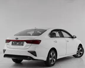 Kia  6