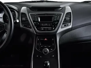 Hyundai  12