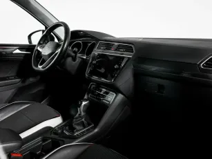 Volkswagen  8