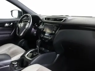 Nissan  5