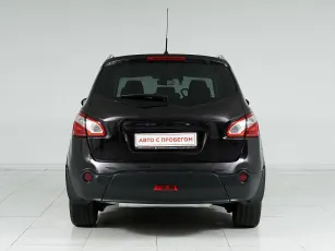Nissan  5