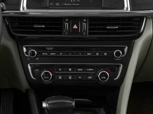 Kia  17