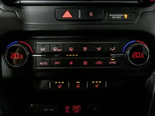 Kia  10
