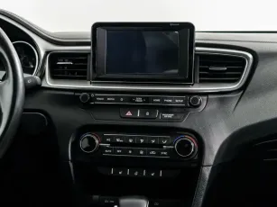 Kia  8