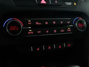 Kia  17