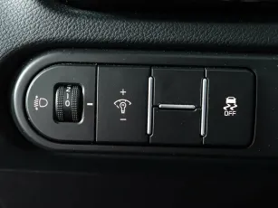 Kia  19