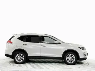 Nissan  4