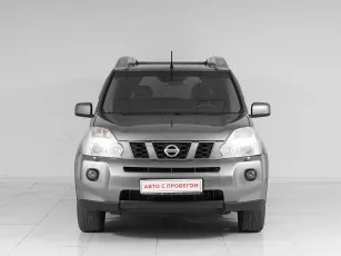 Nissan  2