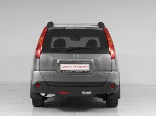 Nissan  5