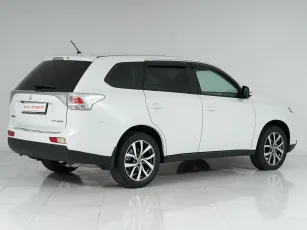 Mitsubishi  6