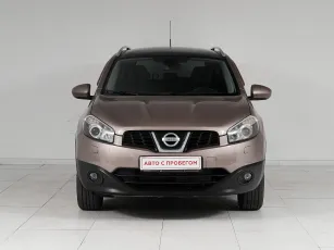 Nissan  2