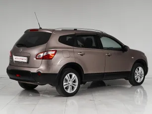Nissan  6