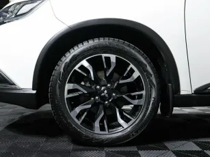 Mitsubishi  5
