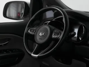 Kia  10