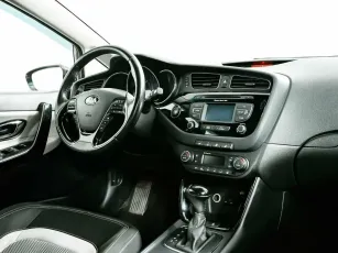 Kia  10