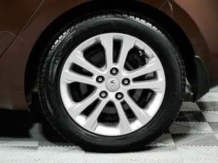 Kia  8
