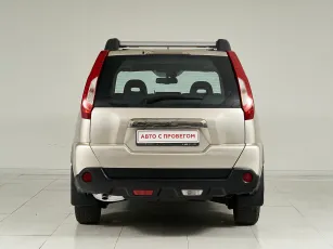 Nissan  5