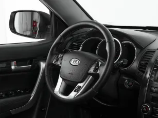 Kia  10