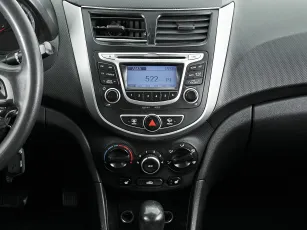 Hyundai  12